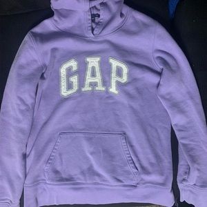 Women’s GAP Purple Hoodie Size M (fits like a small) *IN GREAT CONDITION*